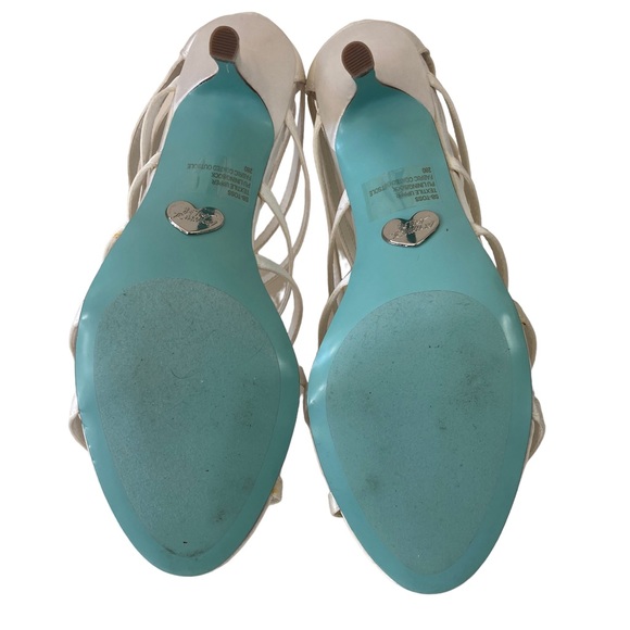 Betsey Johnson ivory satin heels - Picture 5 of 5